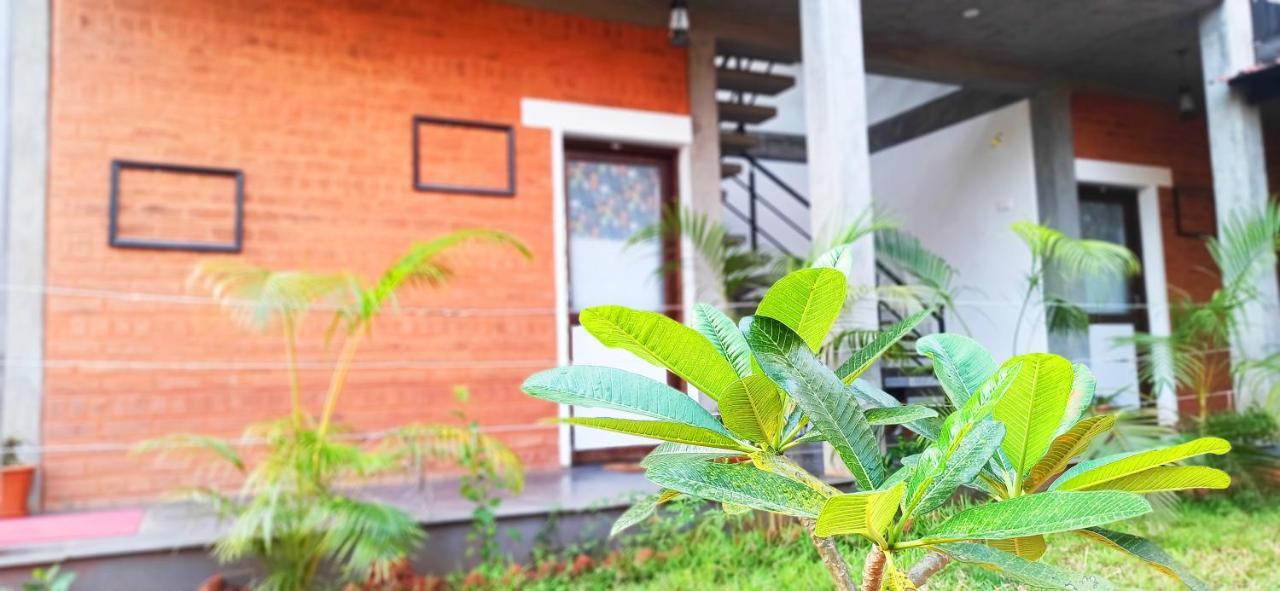 Wow Farm House Auroville Buitenkant foto