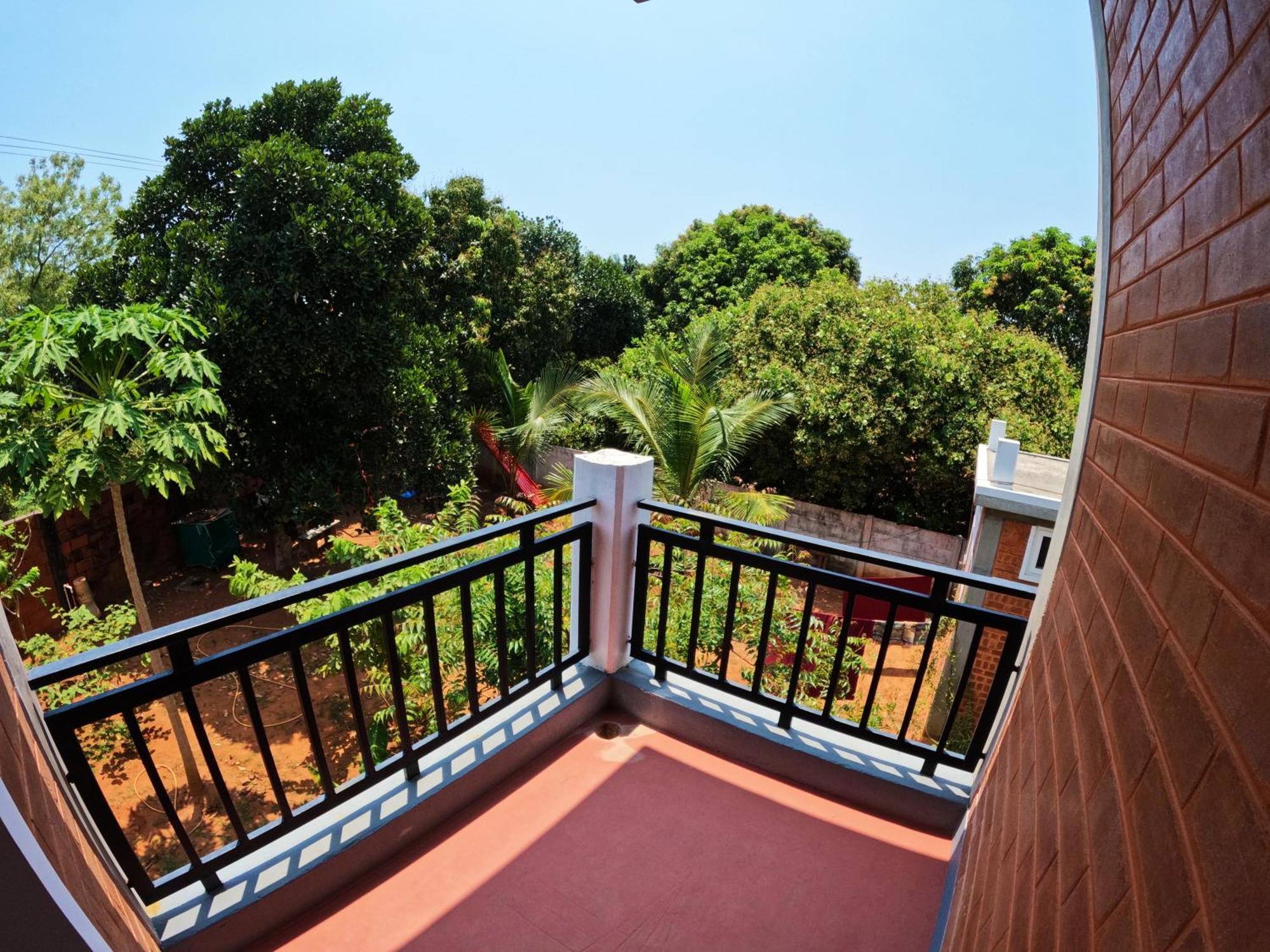 Wow Farm House Auroville Buitenkant foto