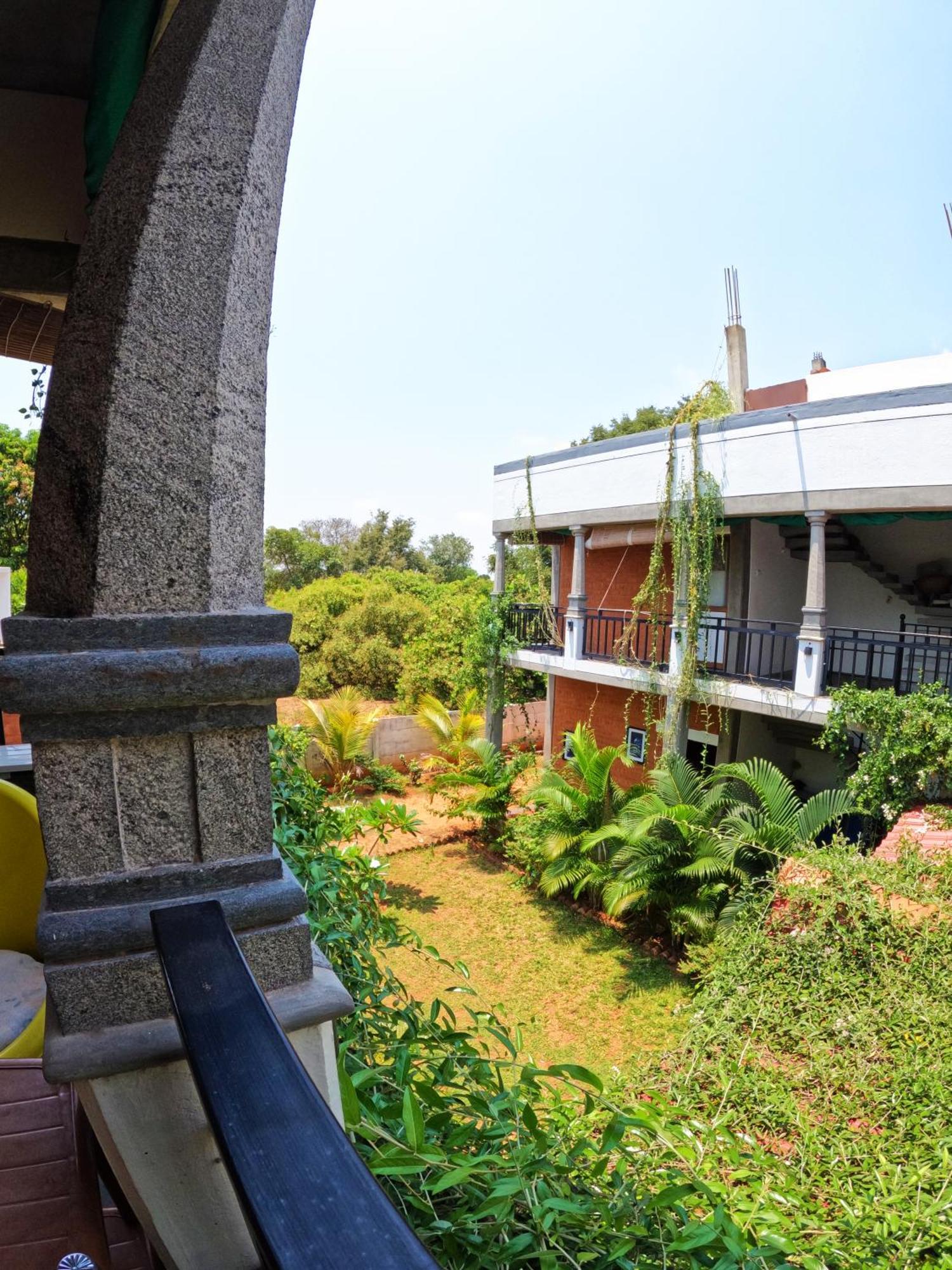 Wow Farm House Auroville Buitenkant foto