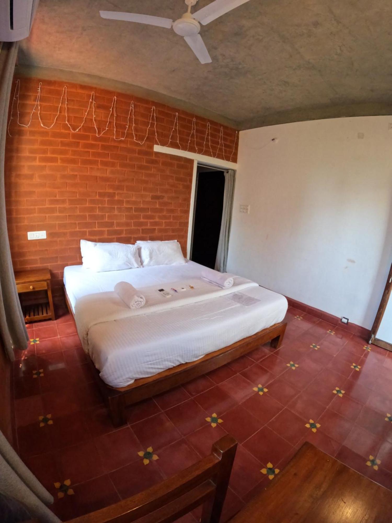 Wow Farm House Auroville Buitenkant foto
