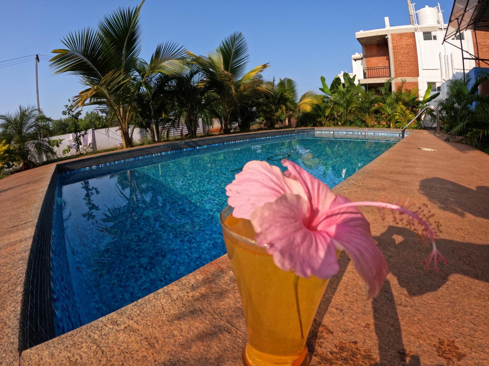 Wow Farm House Auroville Buitenkant foto