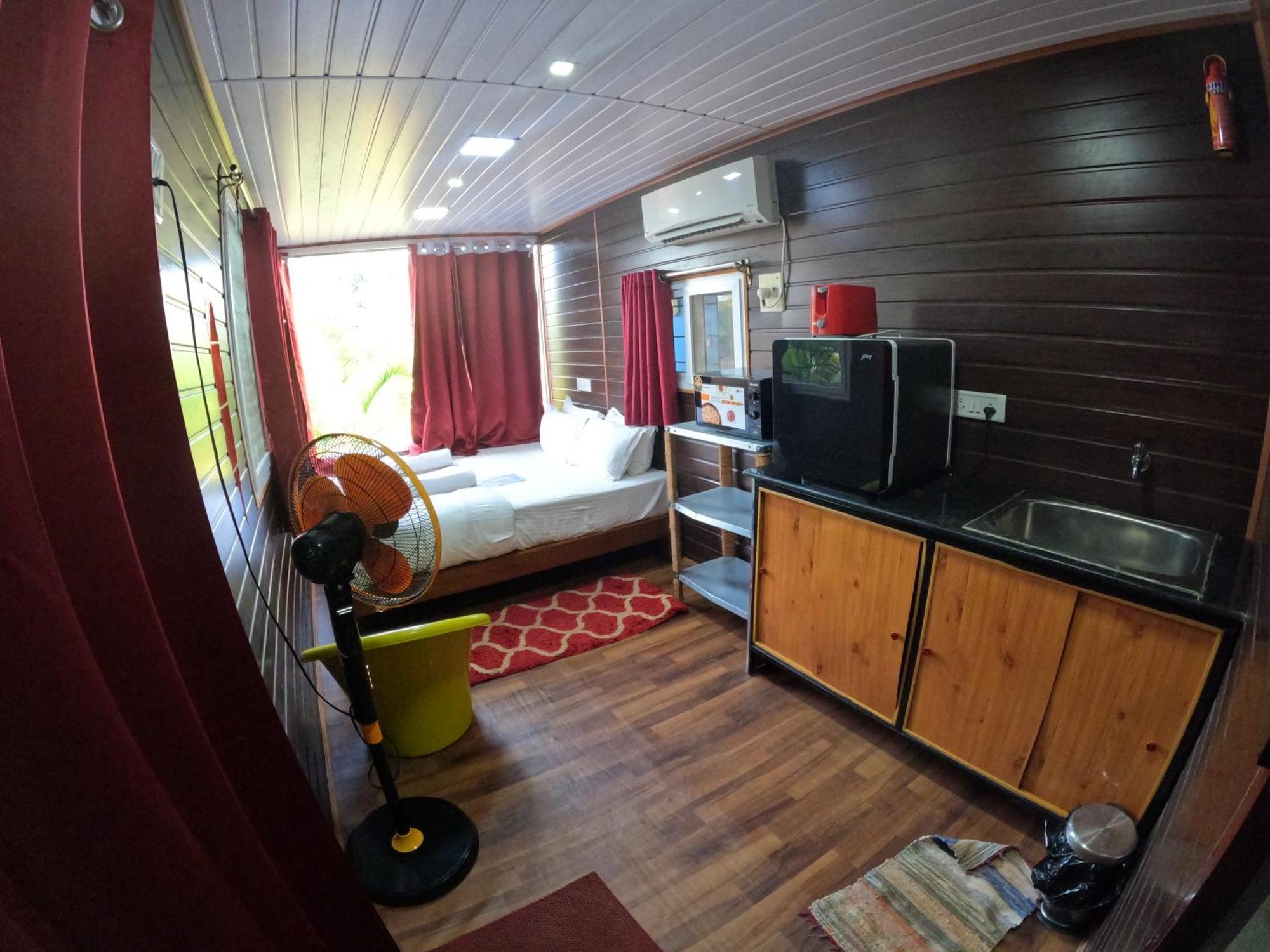Wow Farm House Auroville Kamer foto