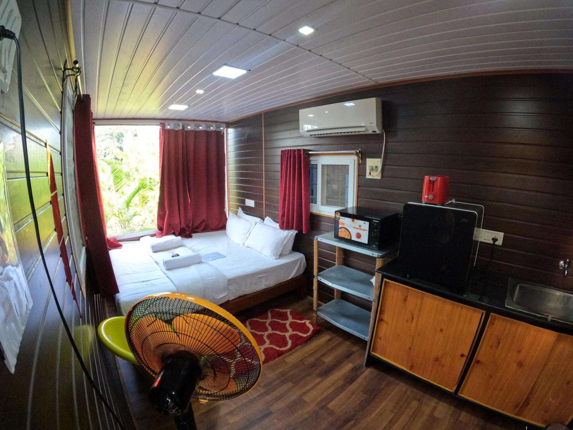 Wow Farm House Auroville Kamer foto